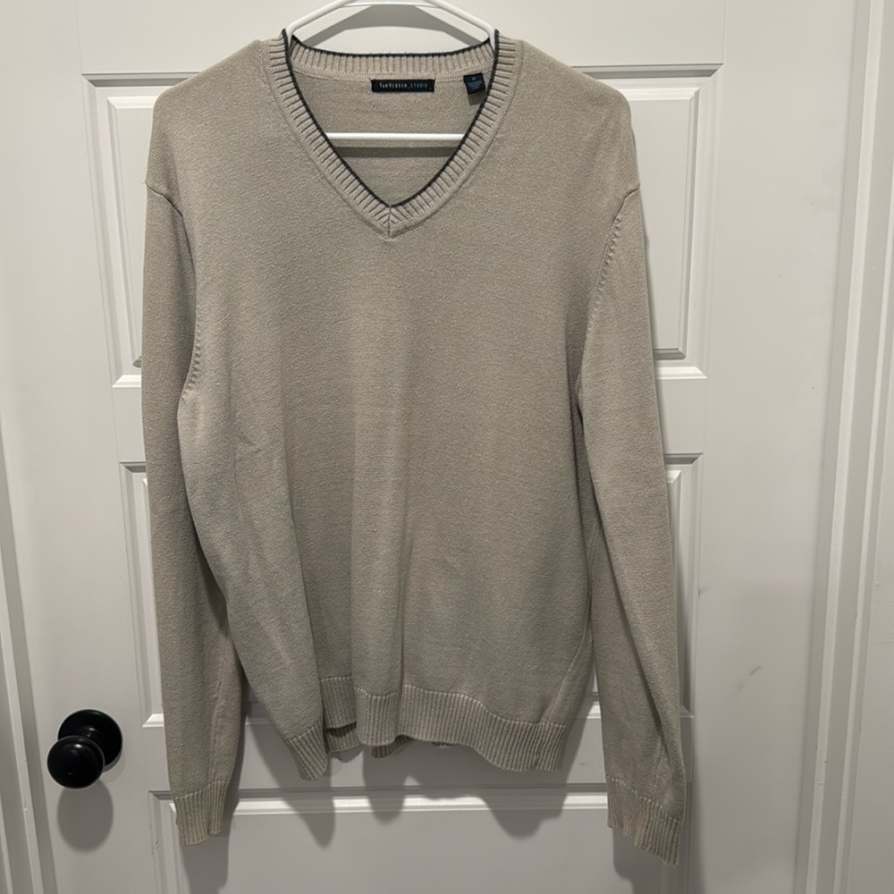 Cream/Beige Men’s V Neck Sweater